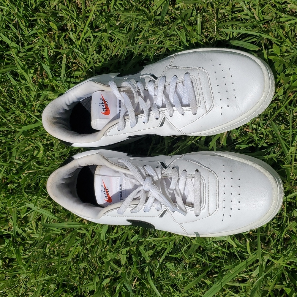 COPY - 💕NIKE WOMENS COURT VISION LOW💕
